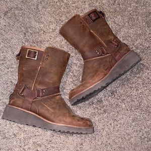 Brown uggs